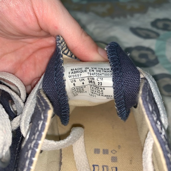 Women’s Converse - Picture 4 of 5